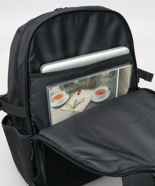 リー（Lee）/大容量 メッシュポケット 2層構造 ラウンドリュック A4・PC収納対応 パスケース付き Lee（リー） デイバック リュック 大容量 メッシュポケット 2層構造