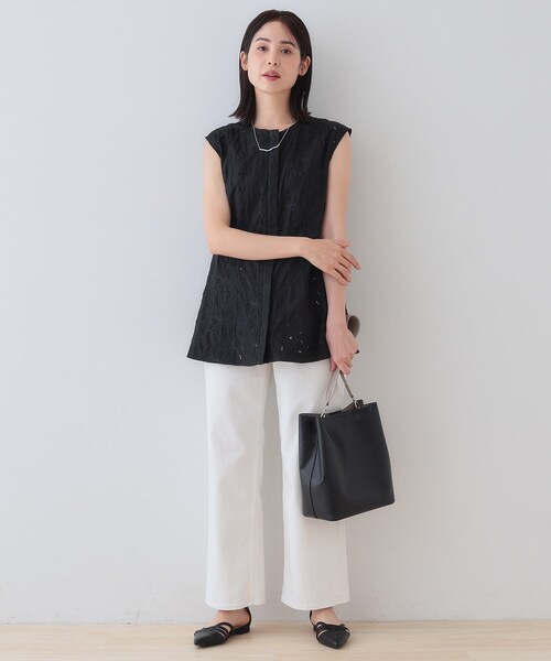 INDIVI ブラウス シャツ 春SALE！「洗える」フラワーカット刺繍