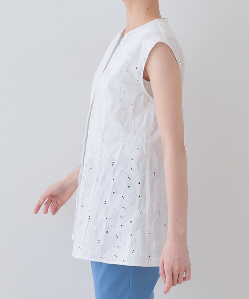 INDIVI ブラウス シャツ 春SALE！「洗える」フラワーカット刺繍