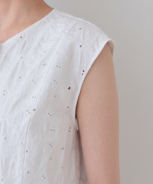 INDIVI ブラウス シャツ 春SALE！「洗える」フラワーカット刺繍