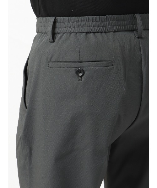 スラックス PERFORMANCE PANTS タックテーパードパンツ