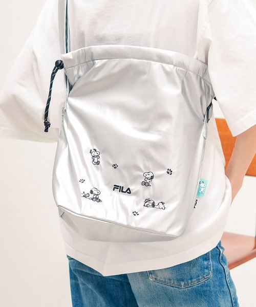 FILA スヌーピー ドローストリングショルダーバッグ FILA（フィラ） ショルダーバッグ バッグ × PEANUTS/ピーナッツ