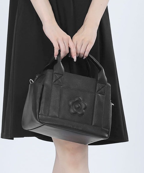 2-5日着 MARY QUANT スクエアシュリンクデイジー 2WAYミニトート MARY QUANT ONLINE SHOP｜マリークヮントオンラインショップ