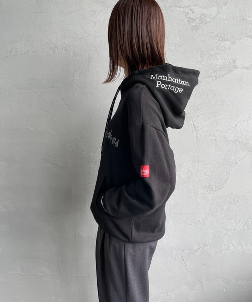 パーカー 「MANHATTAN PORTAGE/マンハッタンポーテージ」 別注 フードロゴ刺繍 スウェットパーカー レディース メンズ | Manhattan Portage | 21