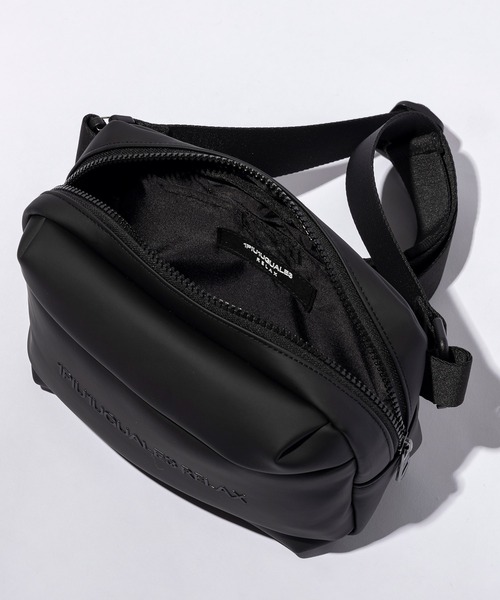 【新品未使用】1PIU1UGUALE3 ブラックシューズバッグ 新品未使用】1PIU1UGUALE3 ブラックシューズバッグ - メルカリ