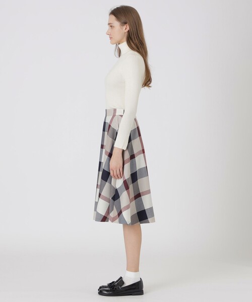 BLUE LABEL CRESTBRIDGE（ブルーレーベルクレストブリッジ） スカート