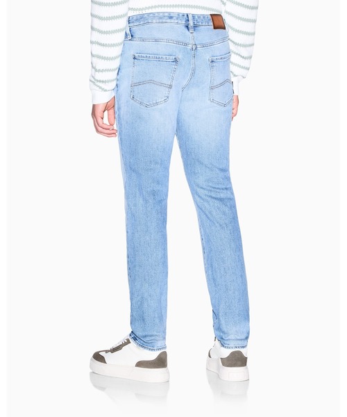 ジーンズ 「A|X アルマーニ エクスチェンジ」ライトブルーウォッシュ スリムフィット デニムパンツ_J14 SLIM メンズの画像
