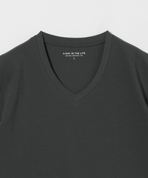 A DAY IN THE LIFE tシャツ シャイニー ポンチ Vネックカットソー「A 