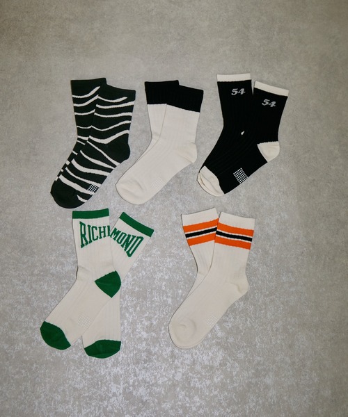 ベアハート　ロンパース・靴下セット Amazon.com: Hudson Baby baby boys Set, Floral, 0-9 Hudson