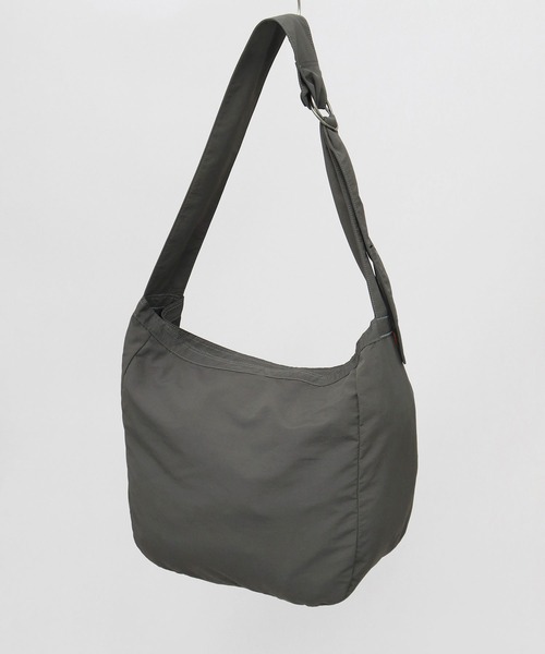 ナイロンニュースペーパーショルダーバッグ（撥水加工） Nylon news paper shoulder bag（Water-repellent）/ナイロン