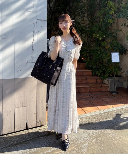 【LouLoumei / ナイスクラップ】サイドカットデザインチェックワンピース LouLoumei（ルルミー） ワンピース 夏 半袖 「LouLoumei」サイドカット