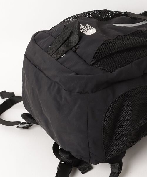 'THE NORTH FACE' 자수 배낭 - 블랙 남성 (3/4)