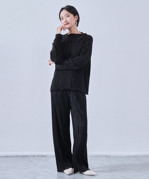 黒のプリーツ長袖トップス On One's Own tシャツ プリーツ加工ボートネックカットソー長袖プル