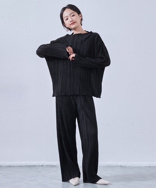 On One's Own スマホショルダー tシャツ プリーツ加工ボートネック