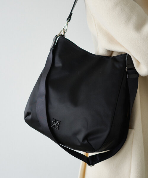 ラシット　スリングバッグ　ブラック　クラウズナイロン　ショルダーバッグ 美品✨️スリングバッグ russet ラシットブラッククラウズ