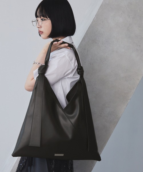 エミリアウィズ マザーズバックSサイズブラック Elegant_BackPack