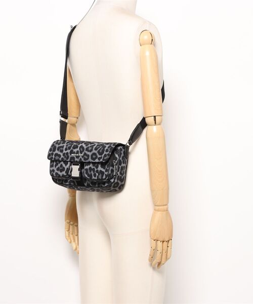 MICHAEL KORS（マイケルコース） ショルダーバッグ バッグ KHAI MD DBL