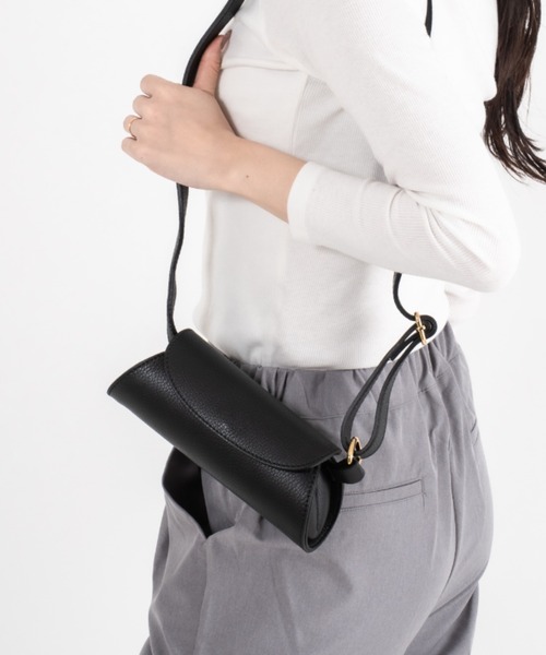 AULENTTI（オウレンティ） ショルダーバッグ バッグ 「AULENTTI