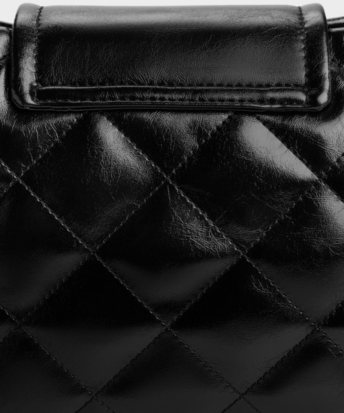 CHARLES ＆ KEITH（チャールズ&キース） キルティング ショルダー