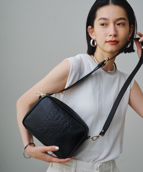 未使用級✨ラシット　 レザー　ショルダーバッグ　 ブラック russet（ラシット） ショルダーバッグ バッグ レザーショルダーバッグ