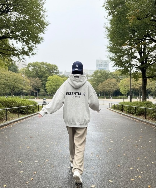 FOG ESSENTIALS（エフオージーエッセンシャルズ） パーカー