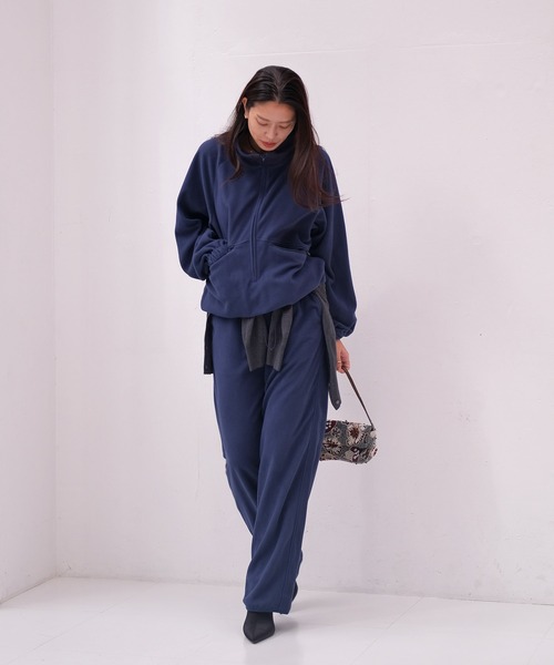 AKTE（アクテ） ボリュームフリースジップアッププルオーバー