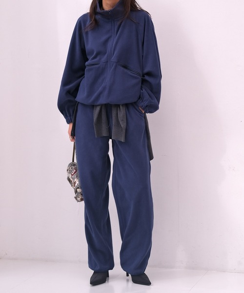 AKTE（アクテ） ボリュームフリースジップアッププルオーバー