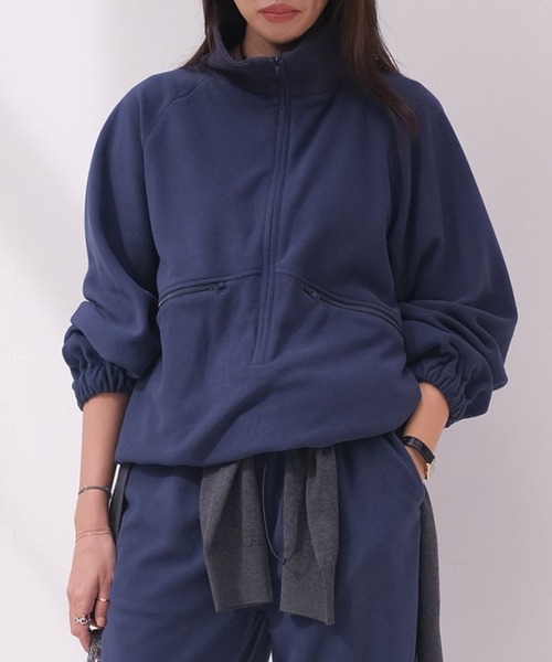 AKTE（アクテ） ボリュームフリースジップアッププルオーバー