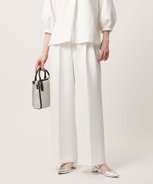 ユナイテッドアローズ　United Arrows 白　ホワイト　パンツ　極美品 UNITED ARROWS（ユナイテッドアローズ） スラックス パンツ LIGHT