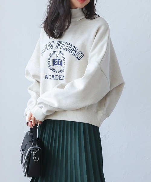 Isn't She？ トレーナー スウェット 裏起毛ロゴクロップド