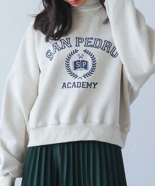 Isn't She？ トレーナー スウェット 裏起毛ロゴクロップド