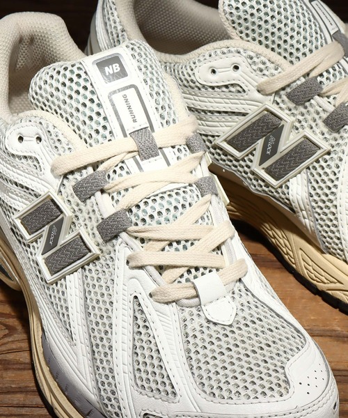 美品ニューバランスM1906RPホワイトグレー26cm New Balance『1906R “White/Grey”』が国内10月15日に発売予定