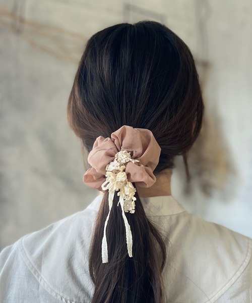 m.soeur（エムスール） シュシュ かすみ草とつるレースのシュシュ