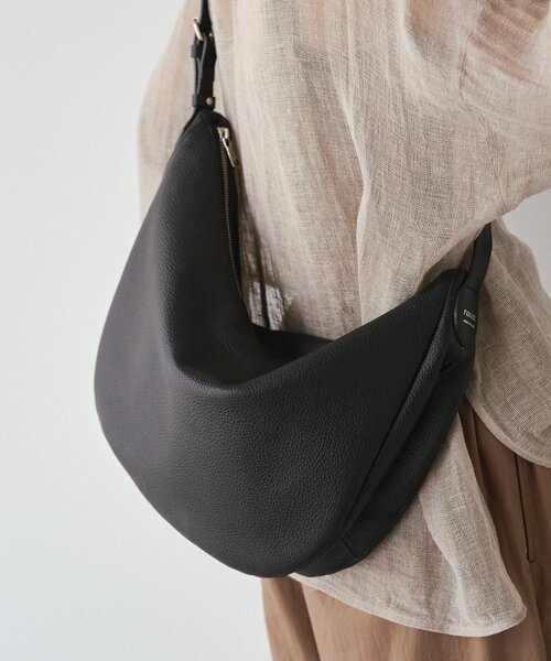 russet ブラック レザー ショルダーバッグ ハンドル付き レザースクエアショルダーバッグ | russet(ラシット)レディース