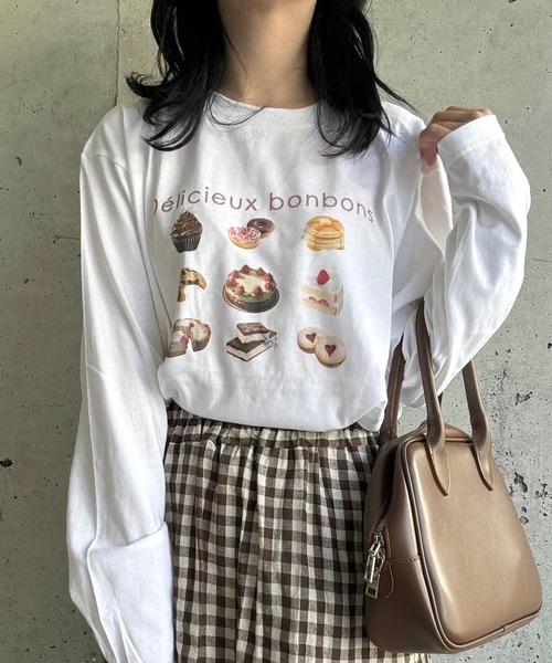 新品未使用♡ ロゴ　ロンT 小花柄　ホワイト　ブラウン　春夏 tシャツ スイーツデザインロンT／長袖Tシャツ レディース : ZOZOTOWN
