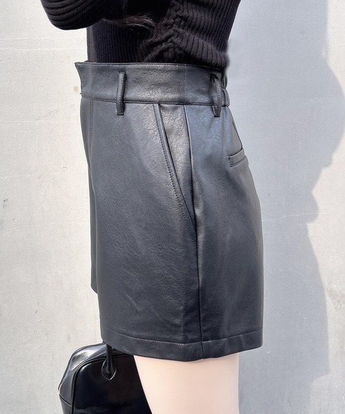 INGNI（イング） パンツ フェイクレザーショートパンツ レディース