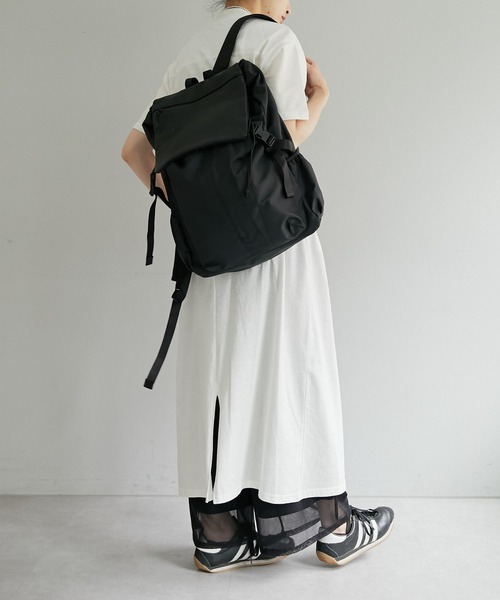 【未使用級】 ear PAPILLONNER イアパピヨネ 樹脂 リュック 黒 ear PAPILLONNER（イア パピヨネ） リュック - ブラック レディース