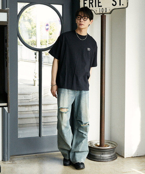 umbro（アンブロ） tシャツ × PUBLUX/アンブロ 別注 ロゴグラフィックT