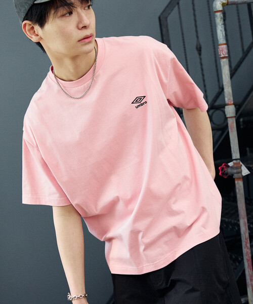 umbro（アンブロ） tシャツ × PUBLUX/アンブロ 別注 ロゴグラフィックT