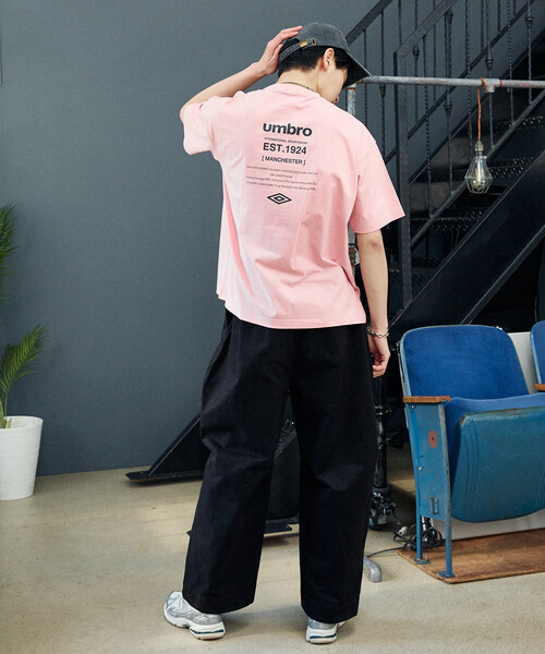 umbro（アンブロ） tシャツ × PUBLUX/アンブロ 別注 ロゴグラフィックT