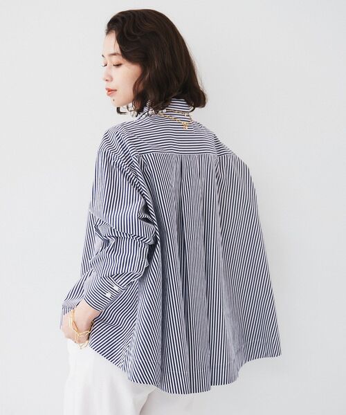 新品タグ付】UNTITLEDブラウス 体型カバータイプライター テントシャツ 