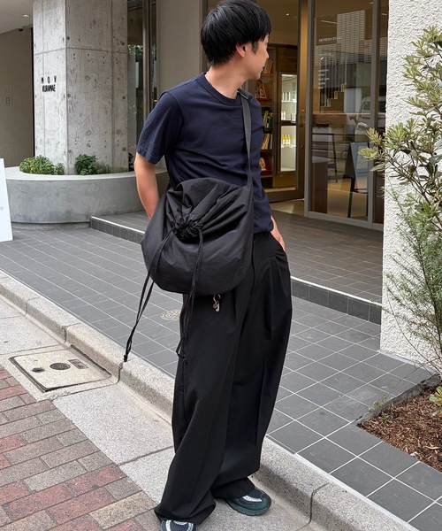 ユニセックス　BLACK ショルダーバッグ UNDERSTATEMENTs ショルダーバッグ 「ユニセックス」ナイロンドロー