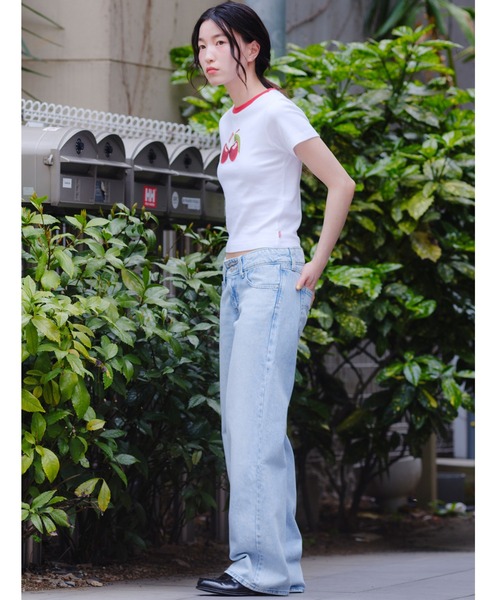 大人のデニムコーデに♪【Levi's】Superlow ルーズジーンズ SUPERLOW ルーズ ジーンズ ライトインディゴ – リーバイス®公式