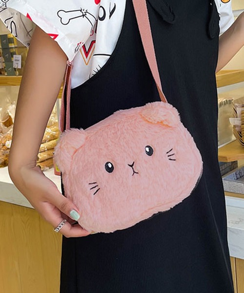 Revo. ショルダーバッグ バッグ ねこ 猫 ぬいぐるみ アニマル