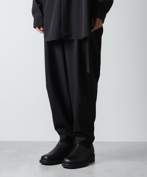 スラックス RECYCLE POLYESTER 2-TUCK TAPERED PANTS メンズの画像