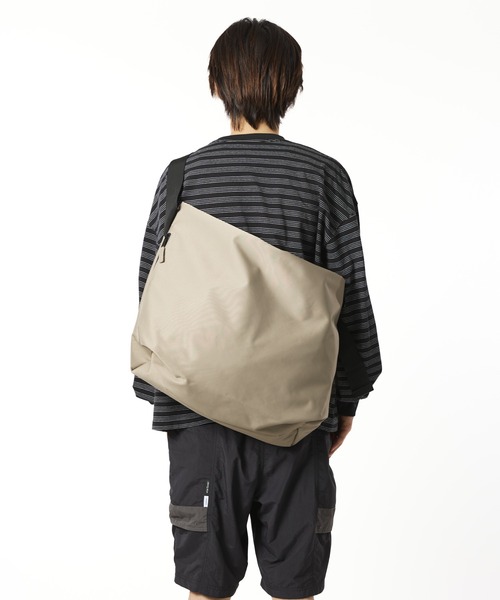 meltum メッセンジャーバッグ meltum ショルダーバッグ SOFT SHELL MESSENGER BAG / ソフト