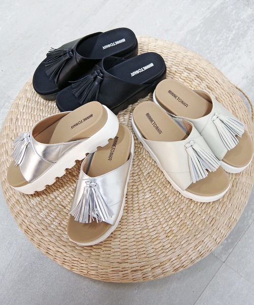 「Minnetonka」 フラットサンダル 7 シルバー レディース_画像2