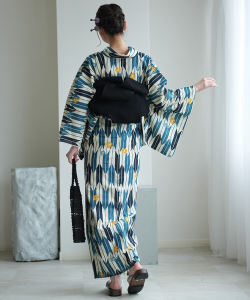 浴衣 単品 矢絣柄 綿麻 ゆったりサイズ 新品　サイズ写真 utatane 浴衣 浴衣3点セット 綿麻 先染めベージュ 鉄紺レトロ矢絣