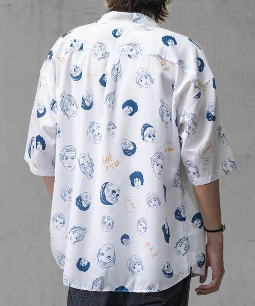 Naive magic シャツ 「a」シルクタッチポリエステル総柄半袖
