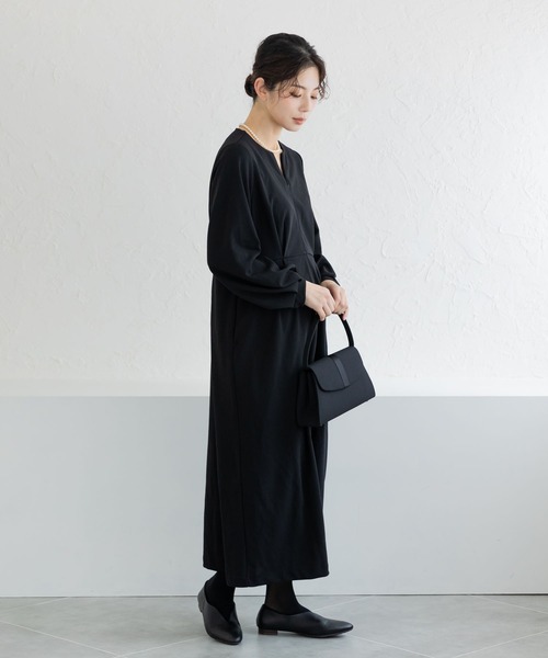 【美品】Moredde 上品キーネックのワンピース Moredde マタニティ・産後使える 授乳が簡単 上品キーネックの